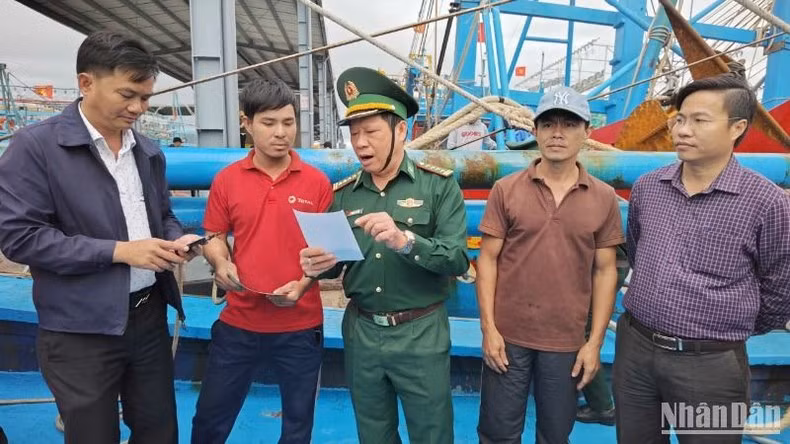 The Provincial Border Guard regularly popularises and raises awareness among fishermen. The Provincial Border Guard regularly popularises and raises awareness among fishermen.