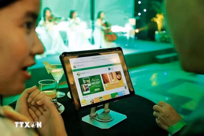 The e-commerce platform experience area at nongsan.buudien.vn. (Photo: VNA)