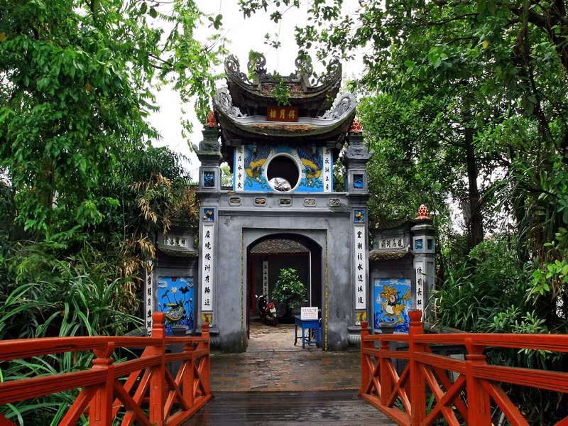 Ngoc Son temple