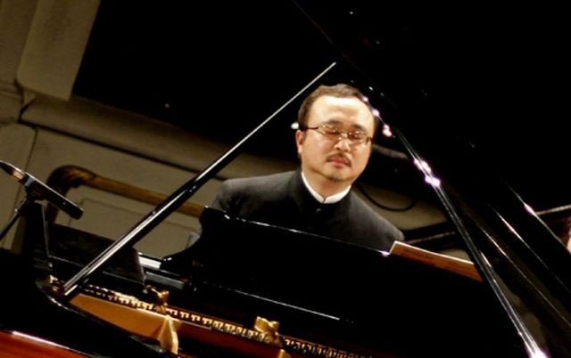 Vietnamese People's Artist Dang Thai Son will join the concert. 