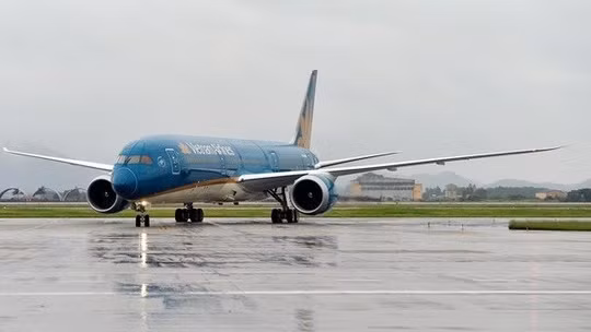 Vietnam Airlines receives first Boeing 787-9 Dreamliner