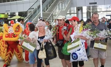 Russian tourists arriving in Nha Trang (Image: TNO)
