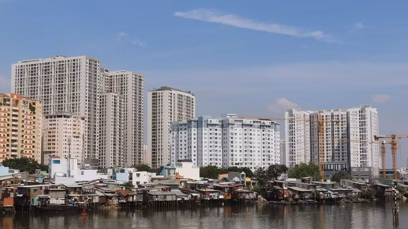 The proposal calls for an average housing area per person of 23.5 square metres by 2025 from the current 20.65 square metres. (Photo: VNA)