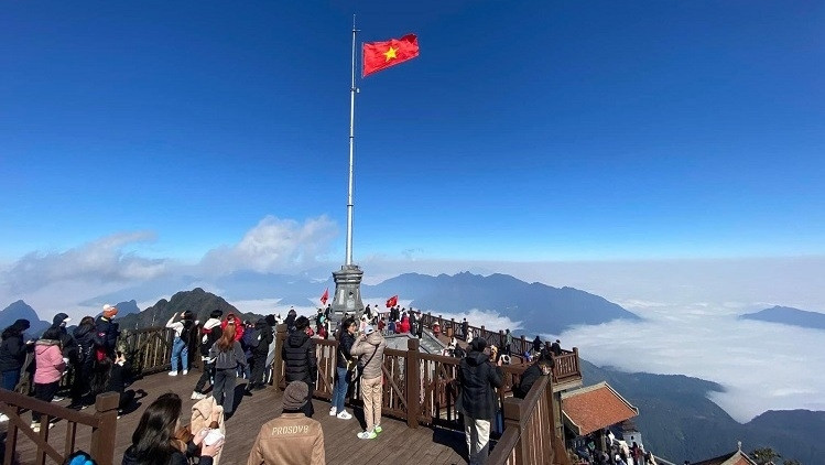 Mount Fansipan in Sa Pa Township is a popular check-in place for visitors to the northern province of Lao Cai.