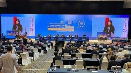 Participants at a debate in the framework of the IPU-144 (Photo: VNA)