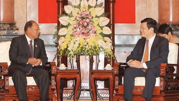 President of the National Assembly of Cambodia Heng Samrin and Vietnamese President Truong Tan Sang