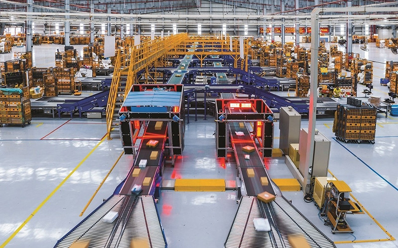 Modern logistics and warehousing systems are strong points of e-commerce channels.