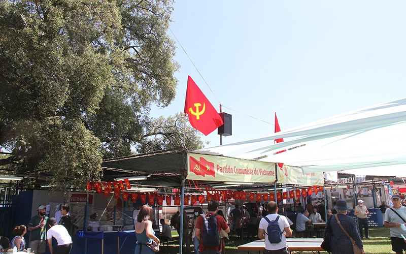 After a year without attending due to the epidemic, Nhan Dan (People) Newspaper’s booth stood out in the international area.