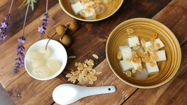 ‘Che khuc bach’: A dessert to cool Hanoi's hot summer