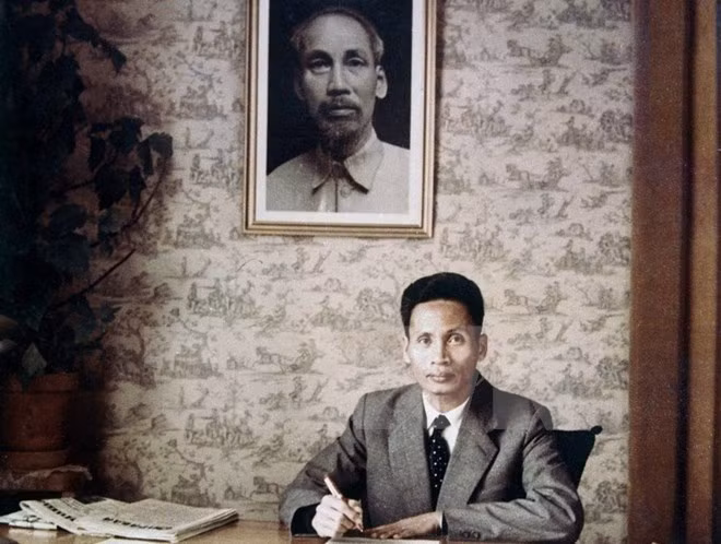 Pham Van Dong at the Geneva Conference in 1954 (Photo: VNA)