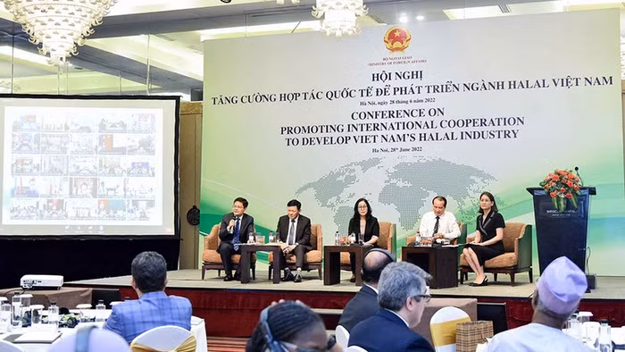 At the conference (Photo: NDO)