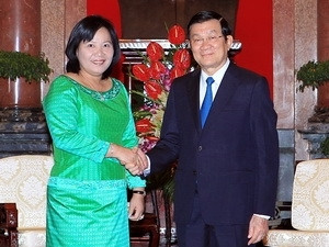 President Sang (right) welcomes Cambodian National Co-Prosecutor Chea Leang