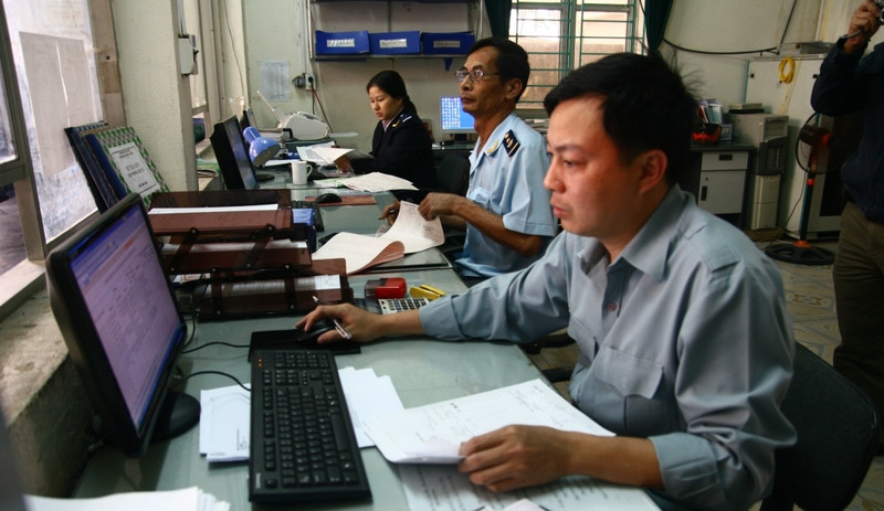 Boosting administrative reforms will greatly benefit enterprises and the economy’s competitiveness