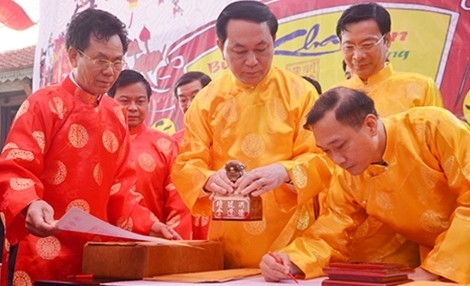 Minister of Public Security, General Tran Dai Quang (middle) at the ceremony in Quang Ninh province (Credit: cand.com.vn)