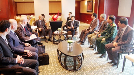 Deputy Minister of Vietnam’s Ministry of Public Security, Senior Lieutenant General Dang Van Hieu hosts a reception for Israel’s Director of Security of the Defense Establishment, Amir Kain in Hanoi on January 6. (Image credit: cand.com.vn)