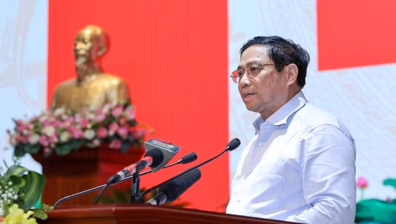 Prime Minister Pham Minh Chinh speaking at the conference.