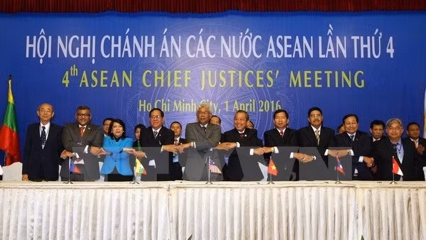 Delegates at the meeting (photo: VN+)