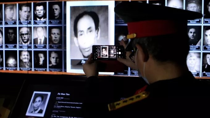 The picture and information of a Vietnamese soldier at the museum complex. (Photo: NDO)
