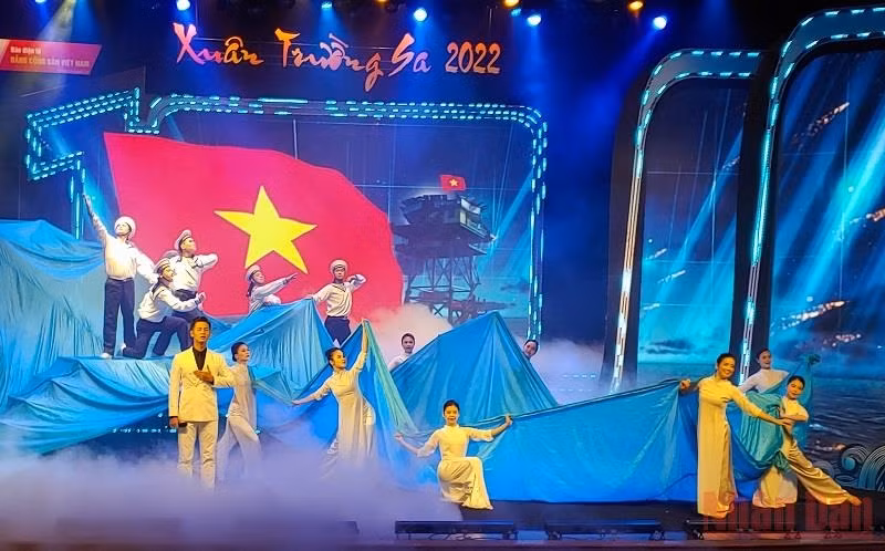 Art programme honours naval soldiers