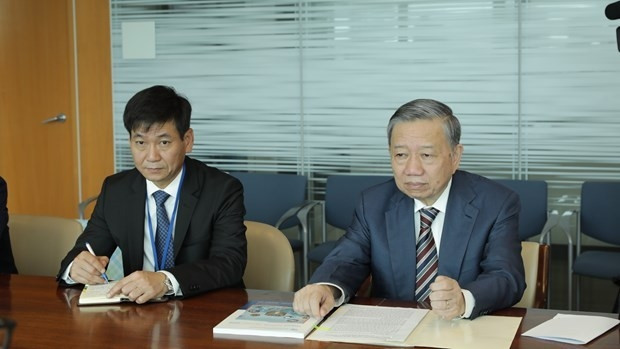 Minister of Public Security To Lam (R) in a working session with Vladimir Voronkov, UN Under-Secretary-General for Counter-Terrorism in New York (Photo: VNA)