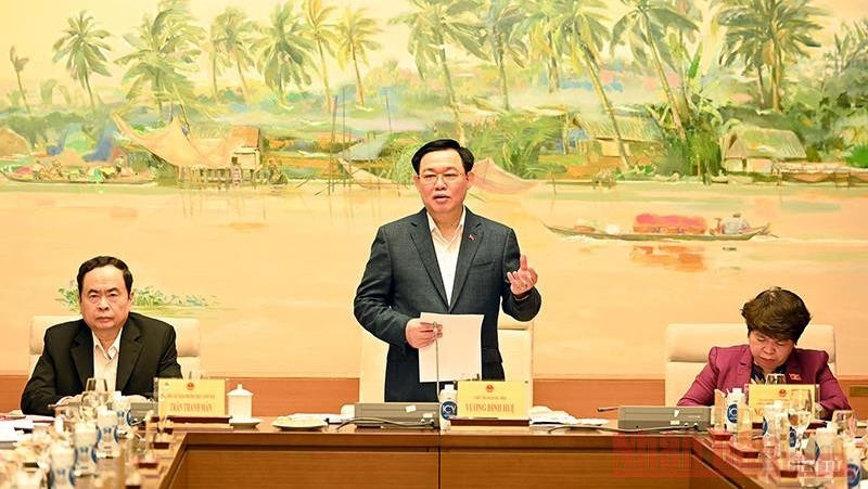National Assembly Chairman Vuong Dinh Hue speaking at the meeting with the Committee for Social Affairs (Photo: Duy Linh)