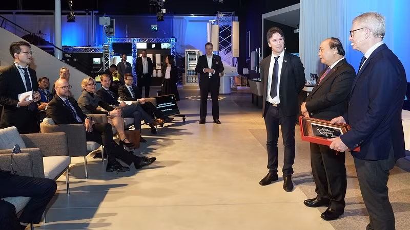 Prime Minister Nguyen Xuan Phuc speaking at Ericsson (Photo: VGP)