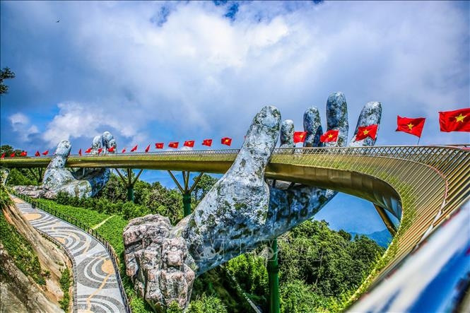 Vietnam tourism honoured at World Travel Award 2020