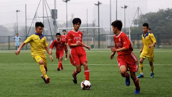 The match between U15 Thanh Hoa and U15 Monolith (Photo: VFF)