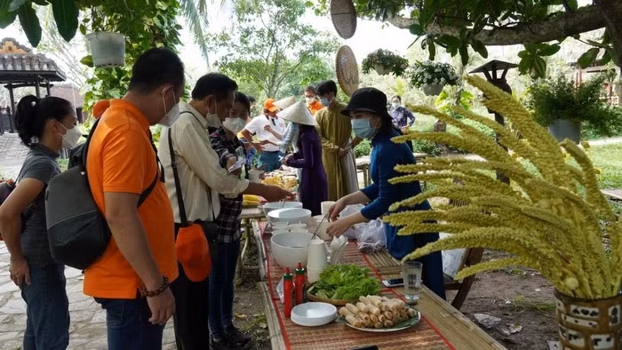 Visitors discover tourism products in Thu Duc City of Ho Chi Minh City. (Image for illustration/Photo via VNA)