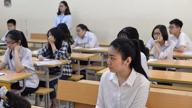 Hanoi students to sit three tests for high school entrance exam