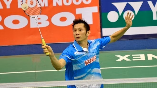 Nguyen Tien Minh and his teammates make a good start at the Sudirman Cup 2015 by beating Switzerland 4-1 on May 11.
