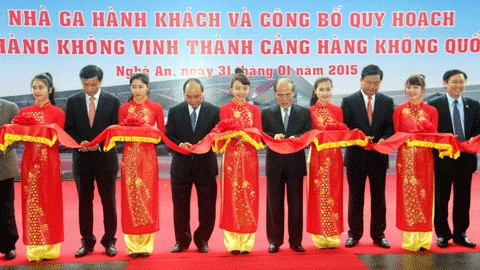 Government and local leaders cut the ribbon to inaugurate the new facility. (Image credit: vietnamnet.vn)