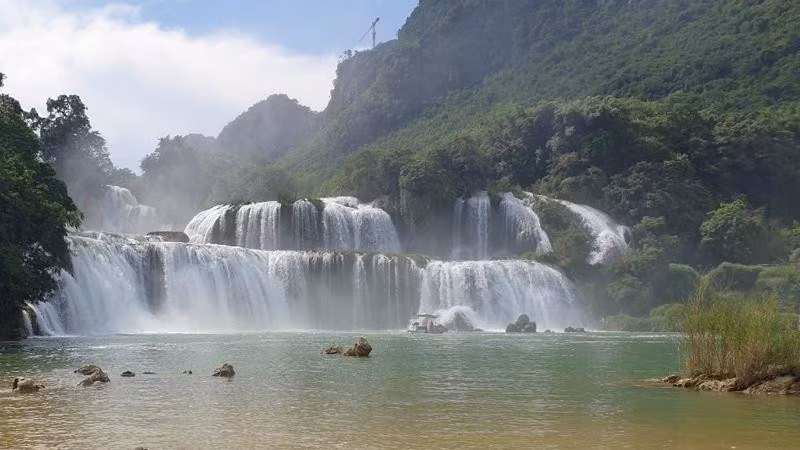 The main waterfall of Ban Gioc waterfall is about 50m wide and 35m high.