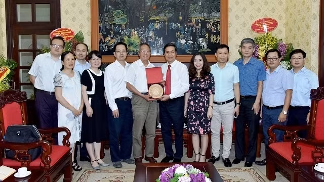 Delegates at the reception (photo: Nhan Dan)