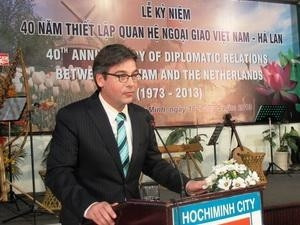 Dutch Consul General in HCM City Simon Van Der Burg speaking at the ceremony