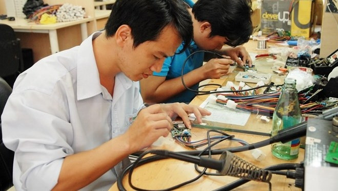 Microchip design and manufacture at ICDREC