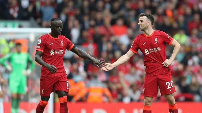 Soccer Football - Premier League - Liverpool v Burnley - Anfield, Liverpool, Britain - August 21, 2021 Liverpool's Sadio Mane celebrates scoring their second goal with Diogo Jota. (Photo: Reuters)