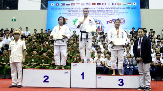 Winners at the tournament on October 29. (Credit: VNA)