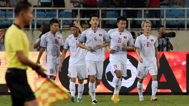 The only goal by Doan Van Hau (No. 4) helped Vietnam to win the U23 International Championship - Vinaphone Cup 2018 title. (Photo: NDO/Tran Hai)