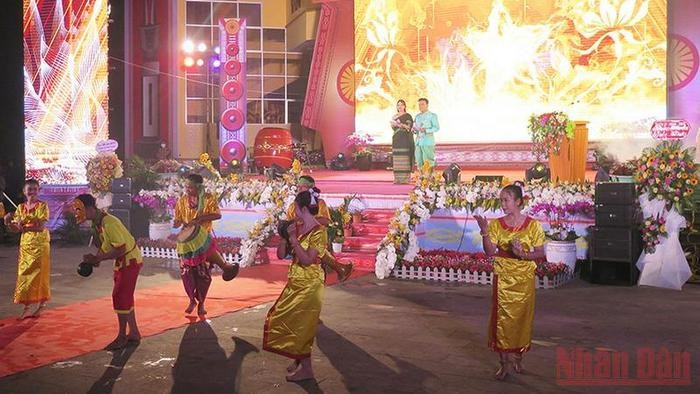 A performance at the opening ceremony of the festival (Photo: NDO)