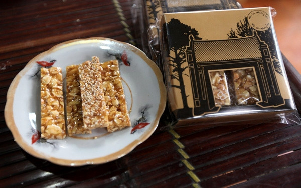 Peanut brittle - A traditional candy of Vietnam 