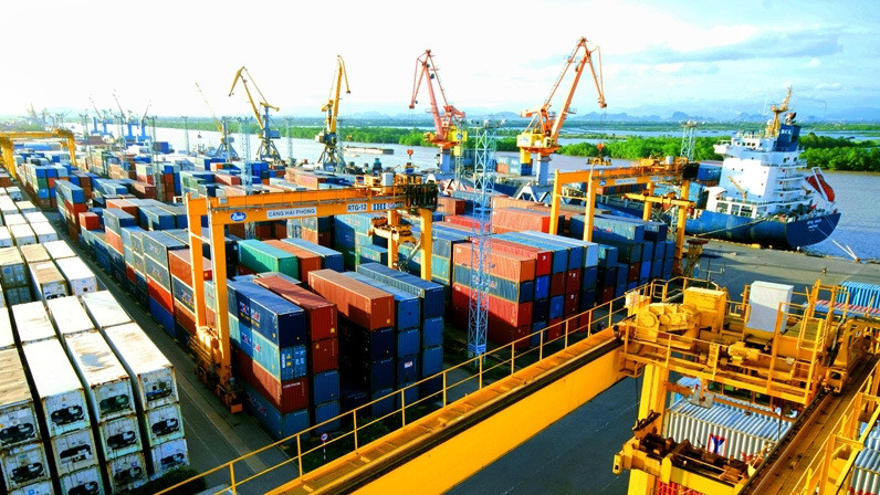 Vietnam's economic growth is expected to rebound to 6.5% in 2021.