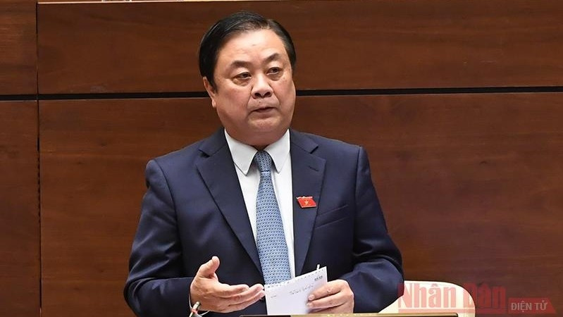 Minister of Agriculture and Rural Development Le Minh Hoan speaking before the National Assembly