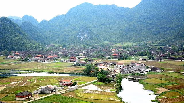 Quynh Son Commune of stilt houses seen from above.