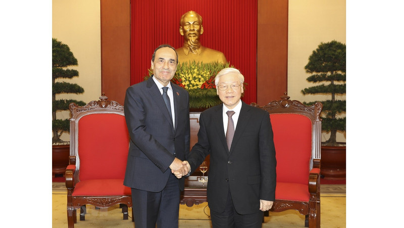 Party General Secretary Nguyen Phu Trong receives President of the Moroccan House of Representatives Habib El Malki during the latter's official visit to Vietnam, Hanoi, December 19, 2017. (Photo: VNA)