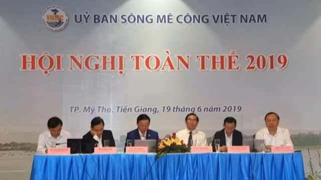 The Vietnam Mekong River Commission held the first plenary meeting in 2019 in the Mekong Delta province of Tien Giang on June 19. (Photo: VNA)