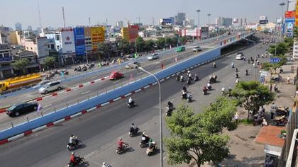 A steel flyover at Hang Xanh intersection, one of the most heavily congested sites in Ho Chi Minh City