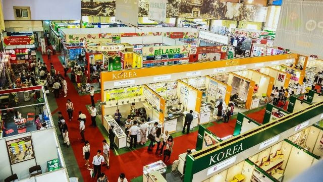 Last year’s event attracted more than 450 enterprises from twenty countries and territories with 520 booths. (Credit: MOIT)