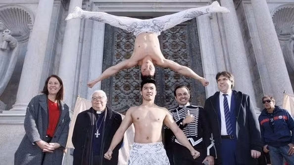 Vietnamese circus brothers Giang Quoc Co and Giang Quoc Nghiep break world record in head-to-head balance stunt in Spain on December 23 