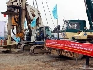 Work starts construction of Vinh Thinh bridge. (Image: VNA)